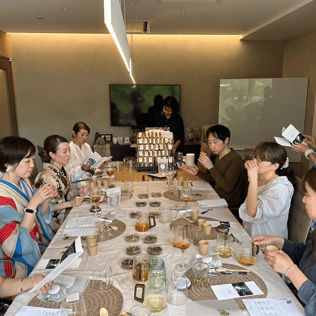 
                  
                    冬の“整え”薬草茶会TOKUJI YAKUSOUとコラボイベント！ 養生ティーバッグづくり体験会【FRIENDS会員様は1,000円OFF!!】
                  
                